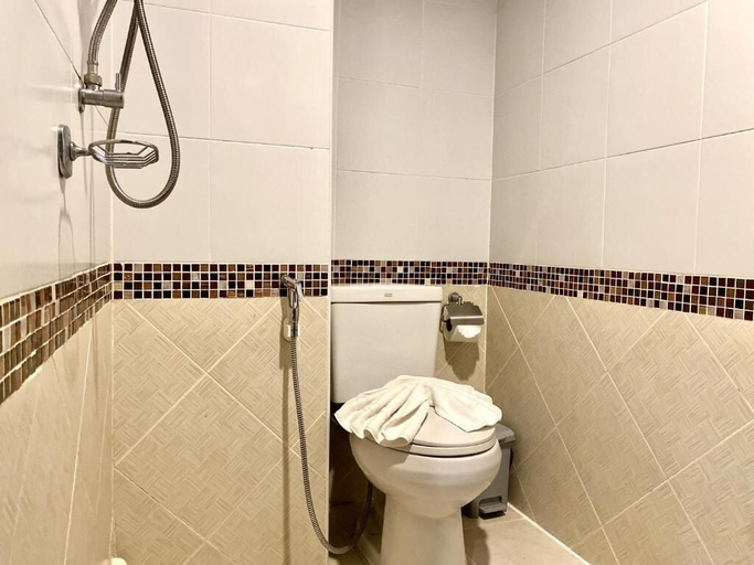 Bathroom 2, Lucky Residence Patong, Phuket Island