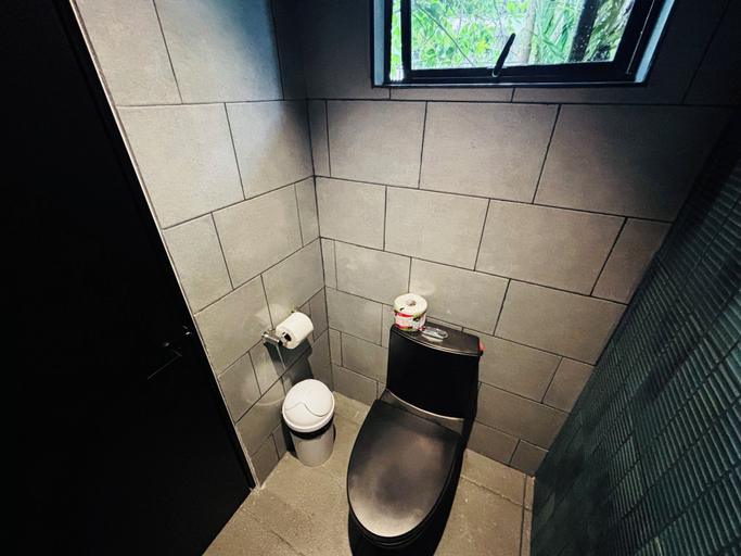 Bathroom 3, Arenal Backpackers Resort, San Carlos