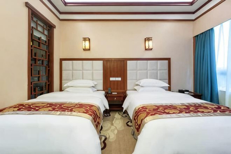 Bedroom 5, Pingguo International Hotel, Baise