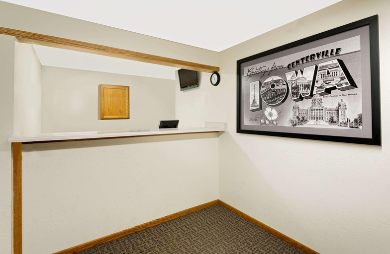 Public Area 3, Super 8 by Wyndham Centerville, Appanoose