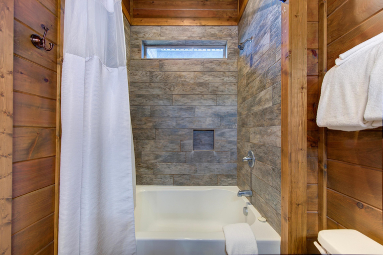 Bathroom 4, Majestic Overlook, Sevier