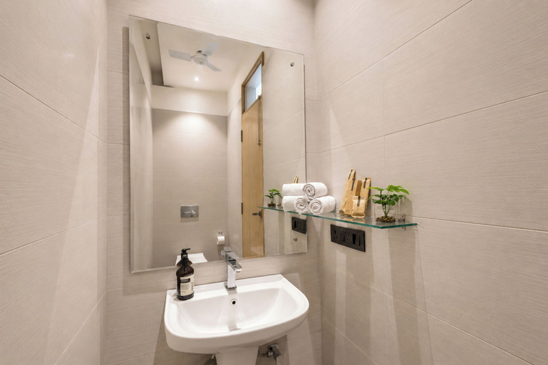 Bathroom 4, ELIVAAS Aranya Library Villas With Pool, Nainital
