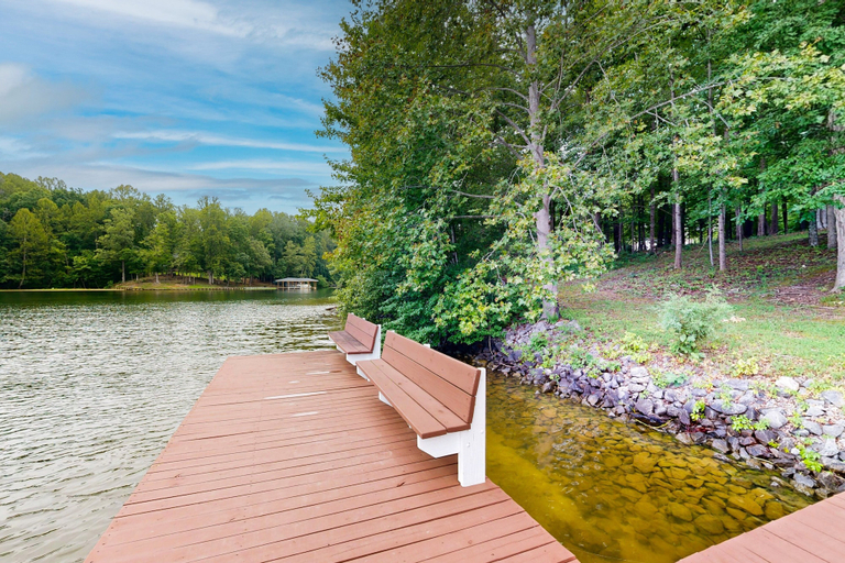 View from property 4, Relaxing Lakeside Cabin With Private Dock, Firepit, Boat Ramp and Water Access, Spotsylvania