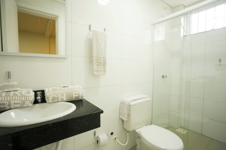 Bathroom 5, THE - Tropicanas Hotel e Eventos, Florianopolis