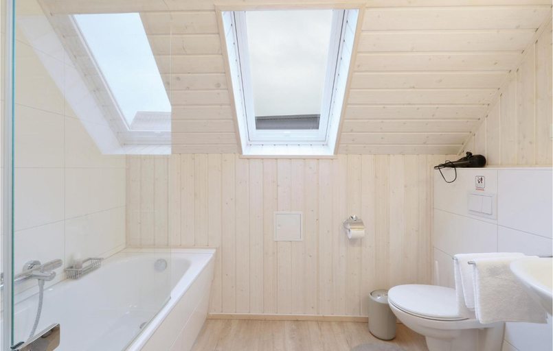 Bathroom 3, Awesome Home In Ostseeresort Olpenitz With Sauna, Schleswig-Flensburg