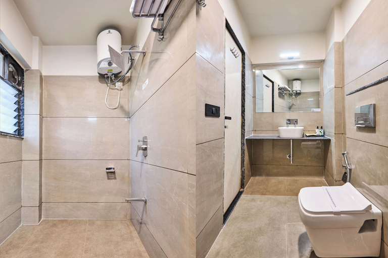 Bathroom 2, Treebo Rio Crown Palace, Ahmadabad
