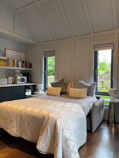 Room 4, Stone Lodge Garden Retreat