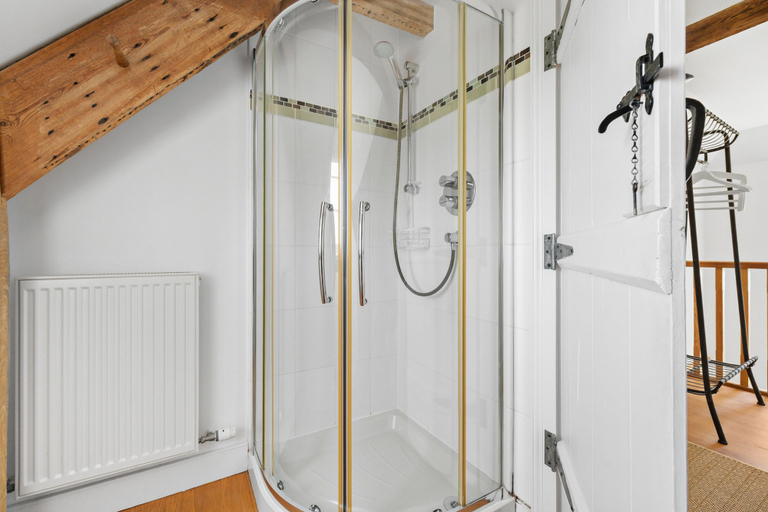 Room 5, Lower Easton Farmhouse - Near Kingsbridge, a beautifully restored Grade II countryside retreat, Devon