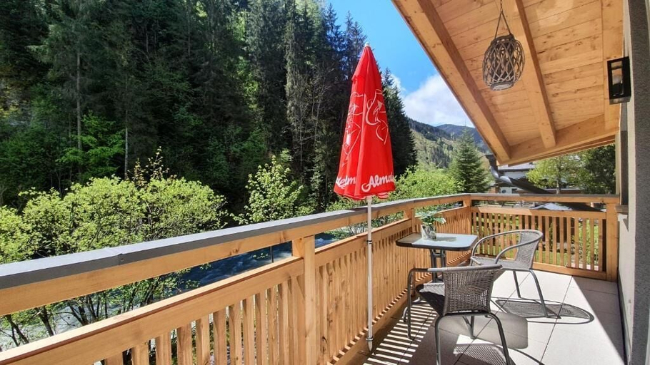 Outdoor dining 2, Alpen Ferienwohnungen Viehhofen, Zell am See