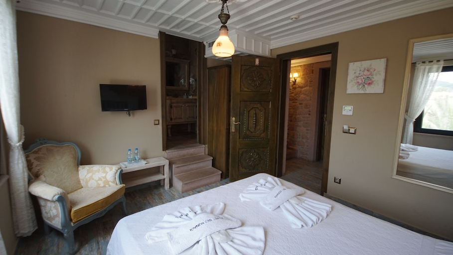 Bedroom 3, Fikret Bey Konagi, Ayvalık