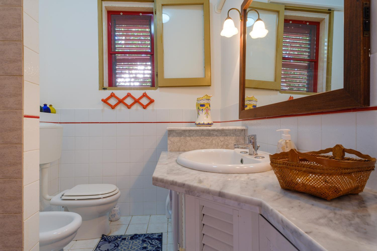 Bathroom, Villa Elena, Lecce