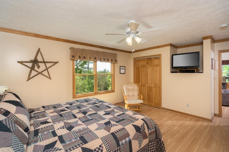 Bedroom 2, A Heavenly View, Sevier