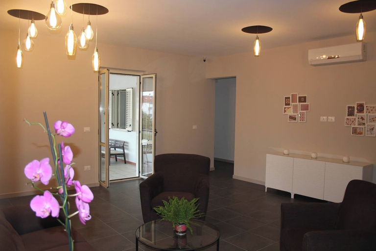 Others 3, Room-camelia - Stanza Matrimoniale - B&b, Cosenza