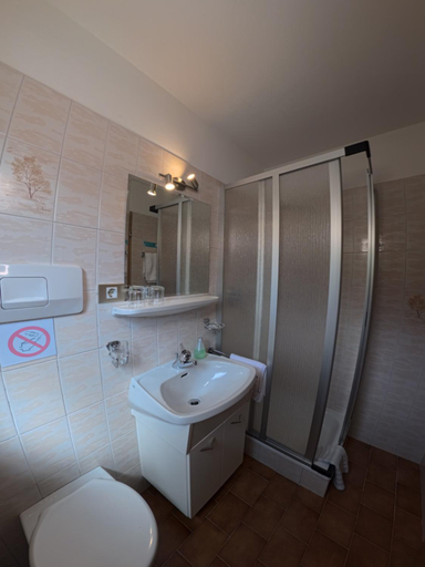 Bathroom 3, Garni Renzler, Bolzano