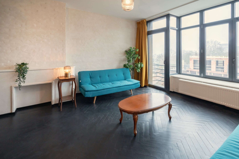 Living room 3, 2BR City Stay - Grand Central Area, Antwerpen