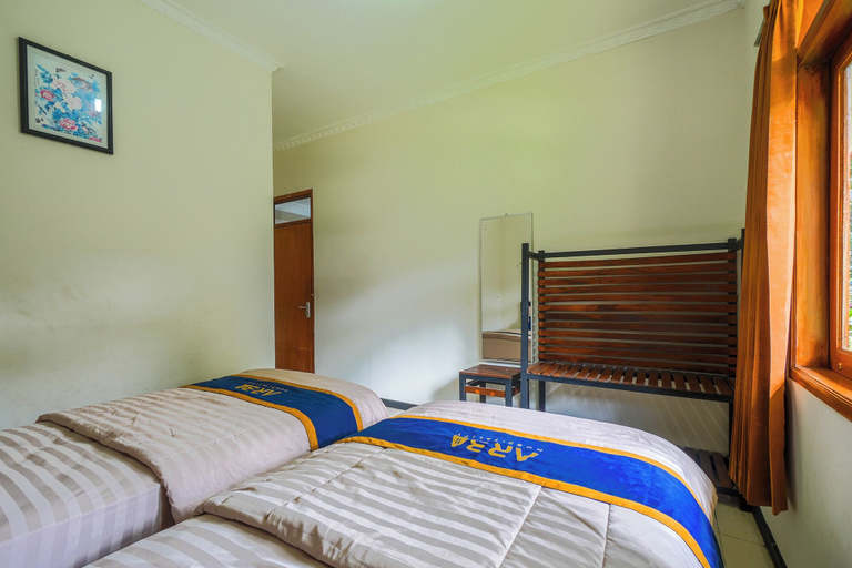 Room 4, Villa Tjokro 3 By ARBA, Bogor