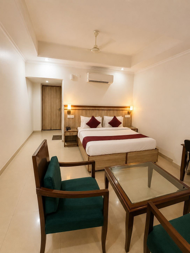 Room 3, Mayfair, Mandi