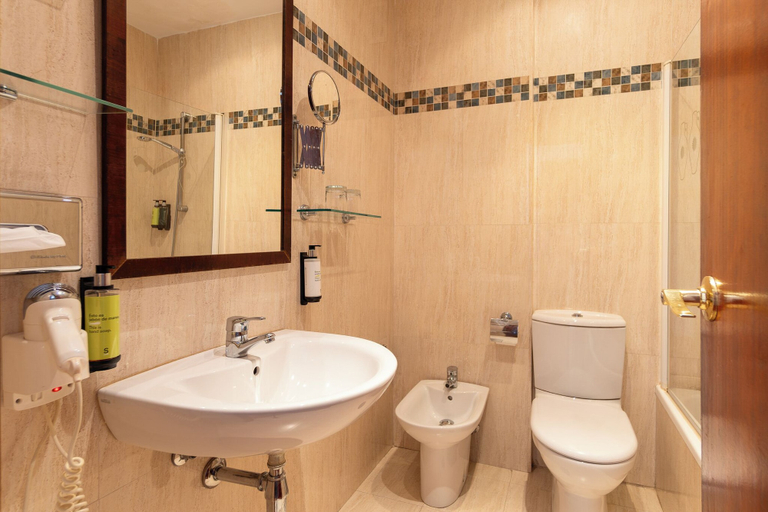 Bathroom 4, Hotel Sercotel Puerto de Santa María, Cádiz
