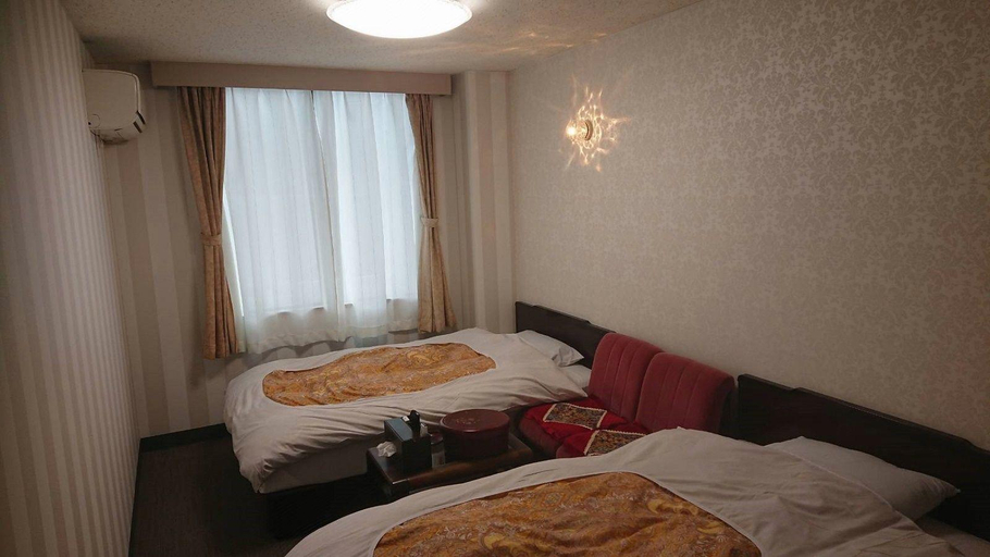 Bedroom, Irago Takanoya, Tahara