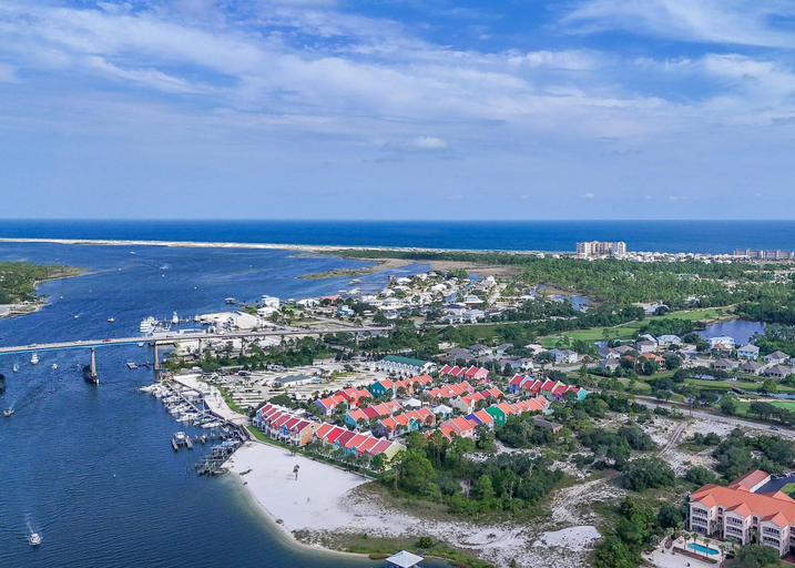 Others 1, Coral Retreat, Escambia