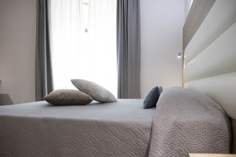Bedroom 2, HOTEL IL VIALETTO, Sassari
