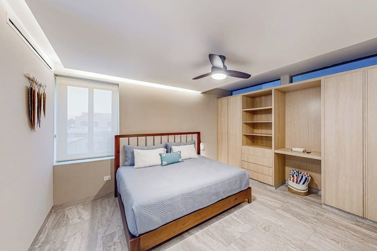 Room 2, Downtown Condo With Great Views, Shared Pool, Hot Tub, & Grill, La Paz