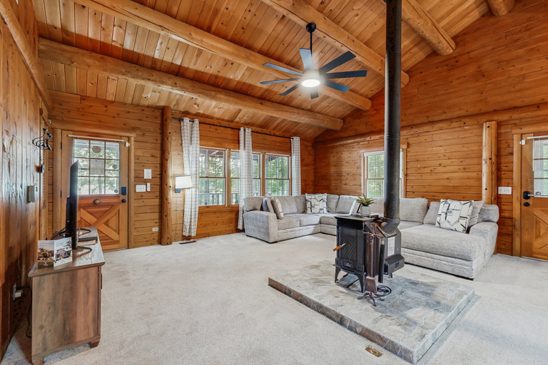Interior, Relaxing Lakeside Cabin With Private Dock, Firepit, Boat Ramp and Water Access, Spotsylvania