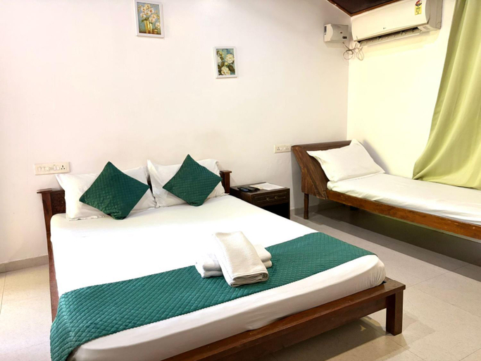 Bedroom 2, Fatima Guest House, North Goa