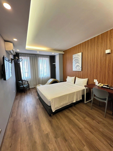 Room 4, Crown Luxury Hotel, Hoàng Mai