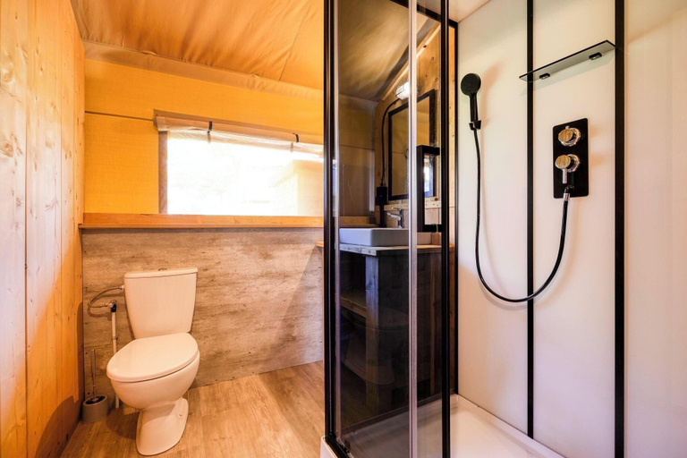 Bathroom 3, Arden Parks Signy L'Abbaye, Ardennes