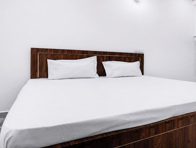 Room 2, SatyaKala Mandap, Kanpur Nagar