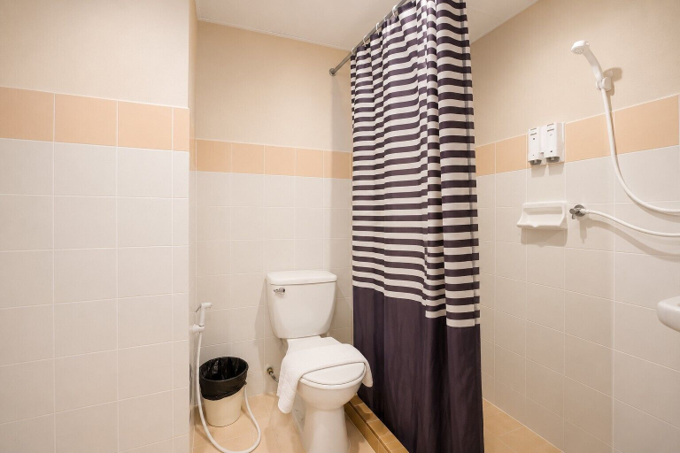 Bathroom 5, Sawasdee Siam Pattaya, Pattaya