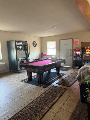 Game room 5, Northern Lights Lodge, McKenzie