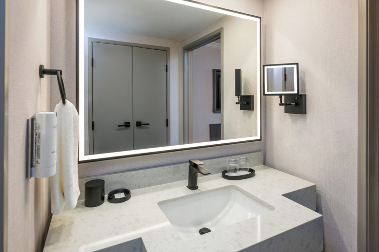 Bathroom 4, Royal Canadian Lodge, Division No. 15