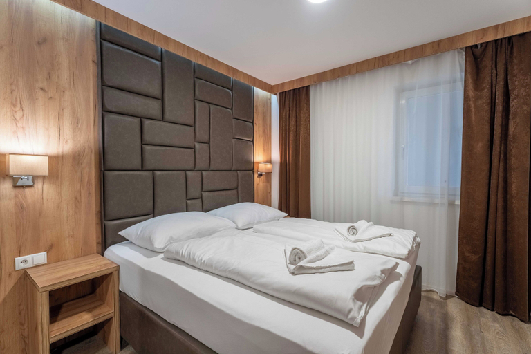 Room 4, Maiskogelblick Apartments by we rent, Zell am See