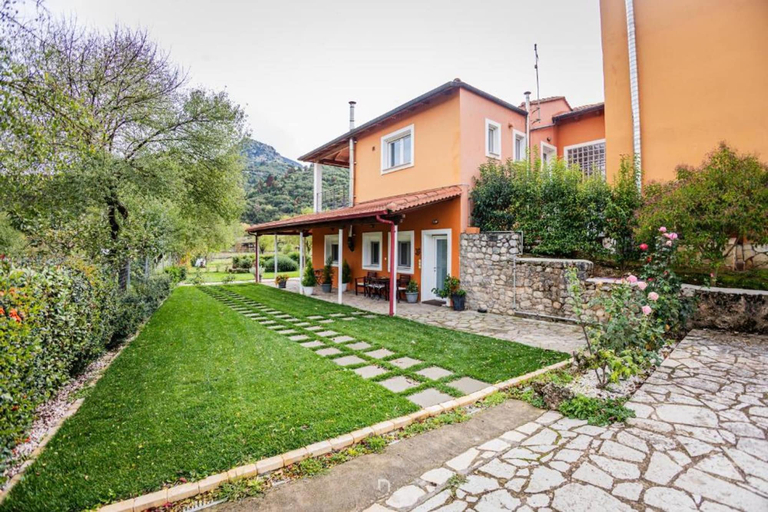 Room 3, Kalavrita Milodesi Country House With Fireplace, West Greece