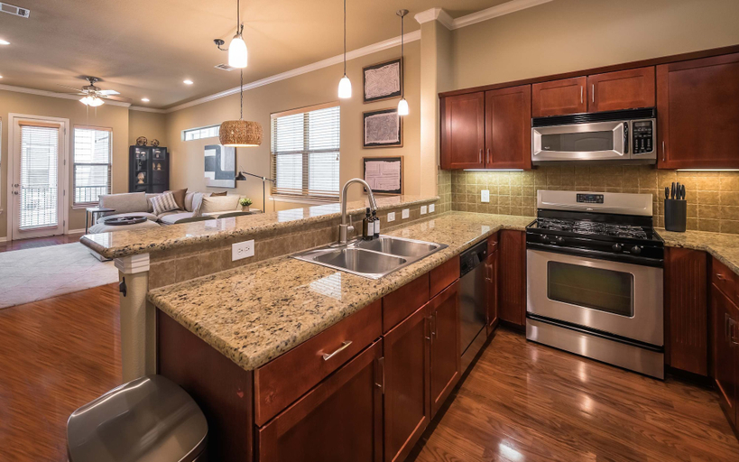 Room 5, Modern 3BR Townhouse Near Zilker Park, Travis