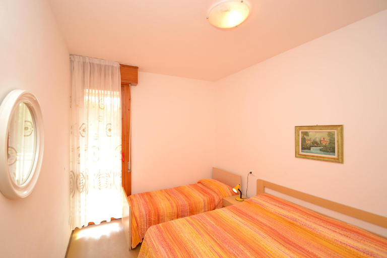 Bedroom 2, Sunny apartment right by the beach, Venezia