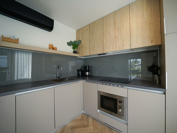 Private kitchen, Holiday Home in Nunspeet With Wi-fi, Nunspeet