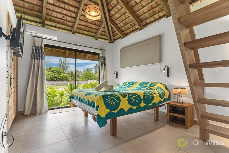 3, Seaside Haven: Expansive 3BR Villa in Moorea