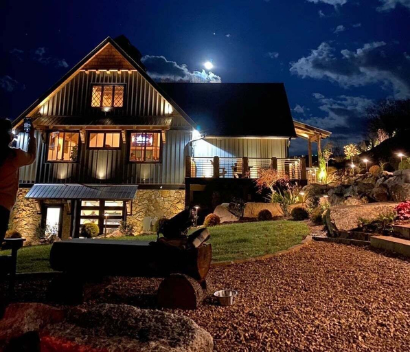 Interior 2, Soaring Hawk Lodge at Eagles Nest, Avery