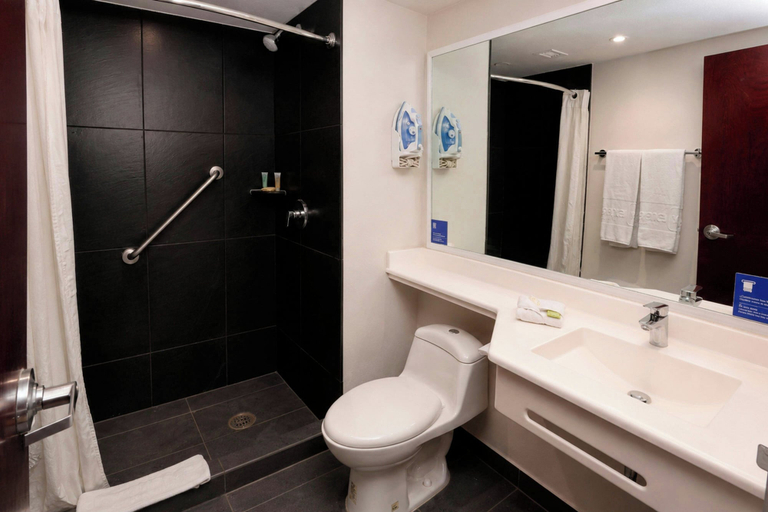 Bathroom 4, City Express by Marriott Hermosillo, Hermosillo