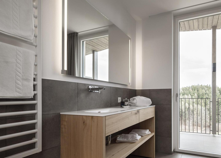 Bathroom 3, Hotel Lichtenstern, Bolzano