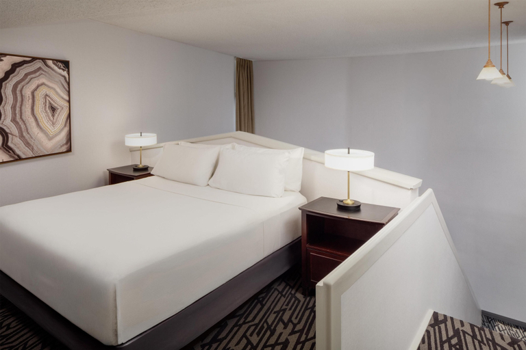 Bedroom 2, DoubleTree by Hilton Cherry Hill Philadelphia, Camden