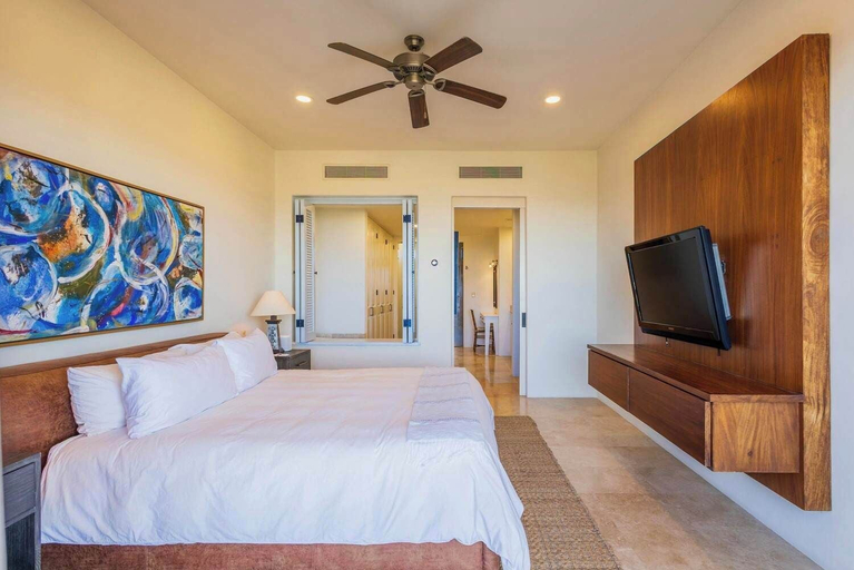 Room 2, 3BR Ocean and City View - Pool - Tennis, La Paz