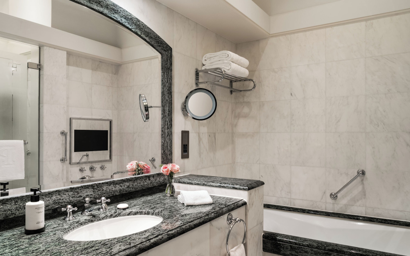 Bathroom 5, The Peninsula Hong Kong, Kowloon