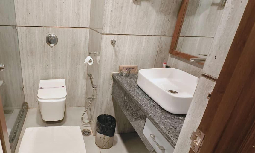 Bathroom 5, Empires Hotel Paradip, Jagatsinghapur
