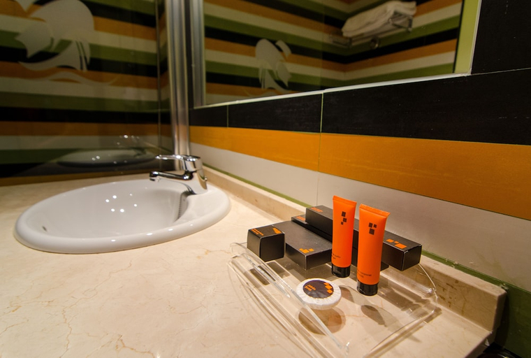 Bathroom 5, Martin Alonso Pinzon, Huelva