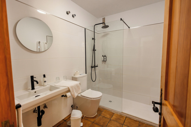 Bathroom 5, Hotel Rural Casa de los Camellos, Las Palmas