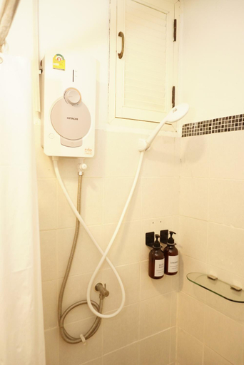 Bathroom 4, iSleep Guesthouse, Muang Chiang Mai